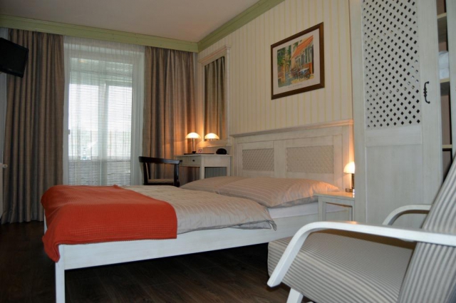 Rodinný hotel Maxant disponuje 24 pokoji a celkovou kapacitou 61 lůžek. Ubytování ve frymburském hotelu Maxant je nekuřácké. 